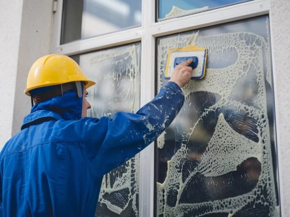 Jak rozpuścić piankę montażową: Skuteczne metody i porady dla Ciebie