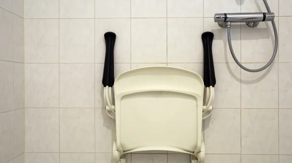 Jak uzyskać dofinansowanie na remont łazienki dla osoby niepełnosprawnej? Sprawdź wymagania i dokumenty