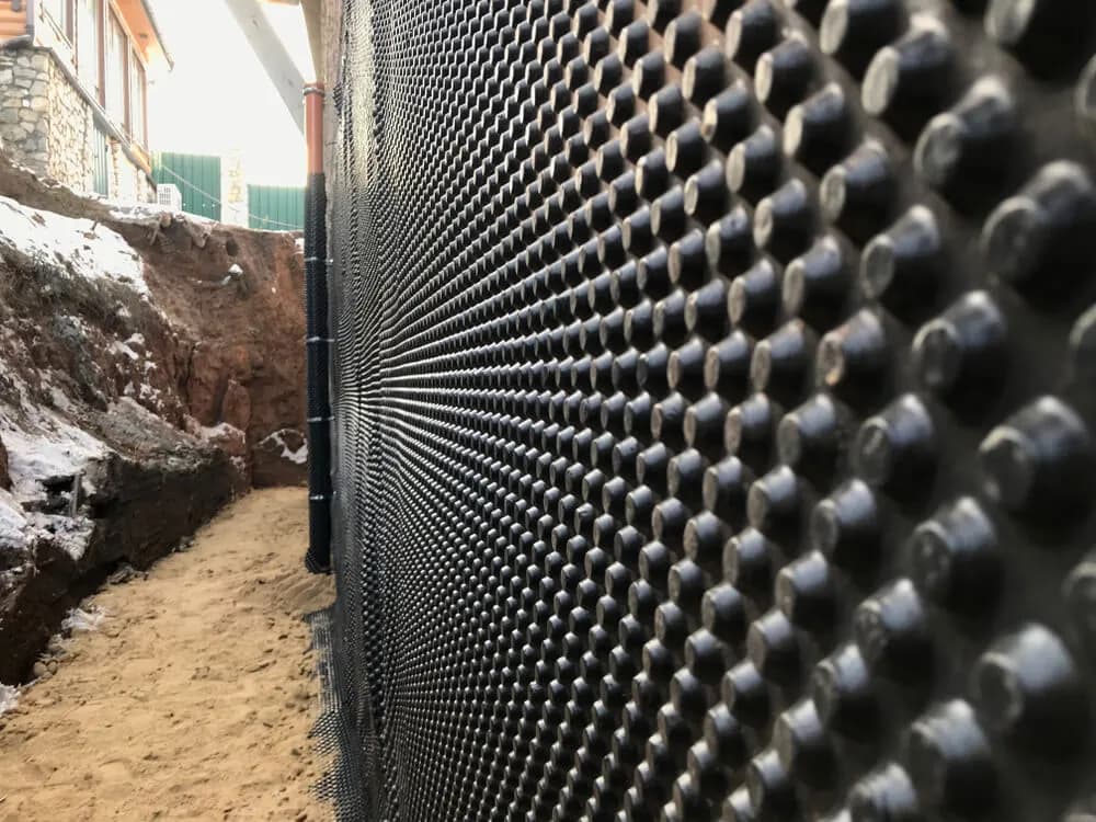 Jak zrobić izolację poziomą w starym budynku – uniknij kosztownych błędów