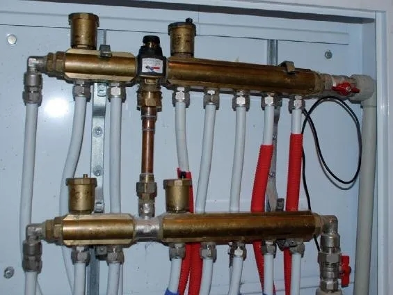 Jakie ciśnienie w centralnym ogrzewaniu? Uniknij problemów z ogrzewaniem